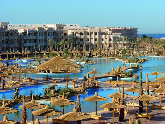 Почивка ЕГИПЕТ - ХУРГАДА, Хотел Albatros Palace Resort & Spa - Нов хотел с уютни стаи и вежлив персонал. На
територията на хотела има неголям детски аквапарк.
Препоръчва се за младежи и за семеен отдих с деца.